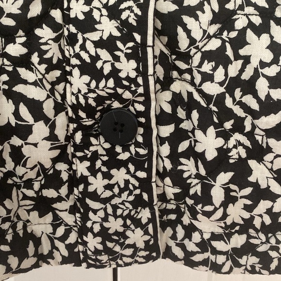 J. Jill Black White Garden Quilted Button Up Long Sleeve Barn Jacket Size Large - Picture 5 of 9